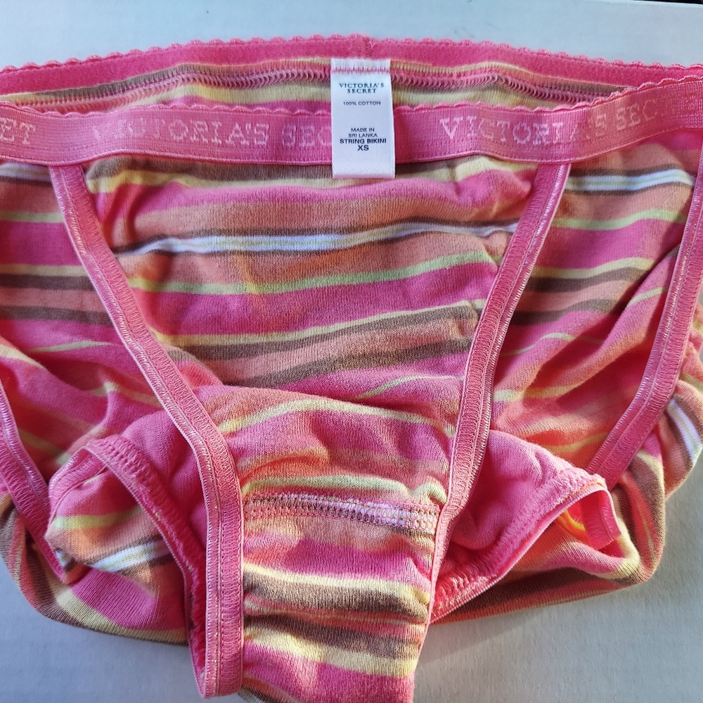 NWT vintage Victoria’s Secret logo band string bikini panty